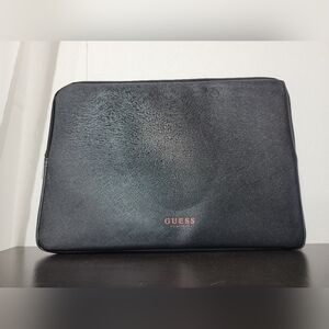 GUESS Los Angeles Black Laptop Zipper Case – Sleek Protective Sleeve for 14"
